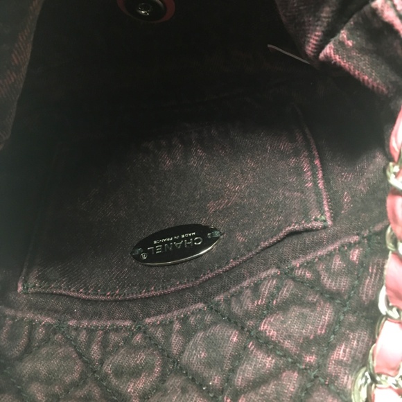 CHANEL VINTAGE PINK QUILTED DENIM SHOULDER BAG - Picture 7 of 9